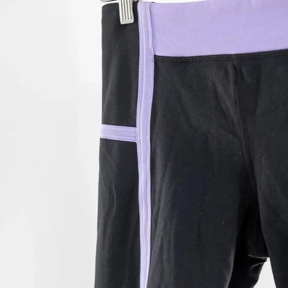 Lululemon Black cropped leggings with lilac stripes | 4 - Picture 2 of 8